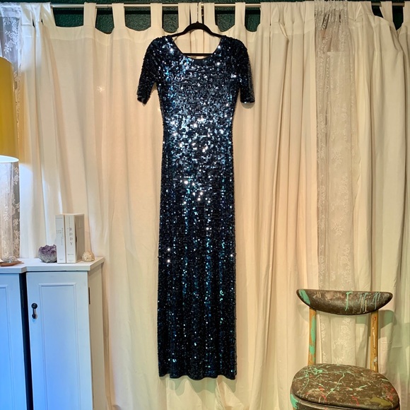 BCBG size 6 floor length blue sequin formal dress - Picture 6 of 8
